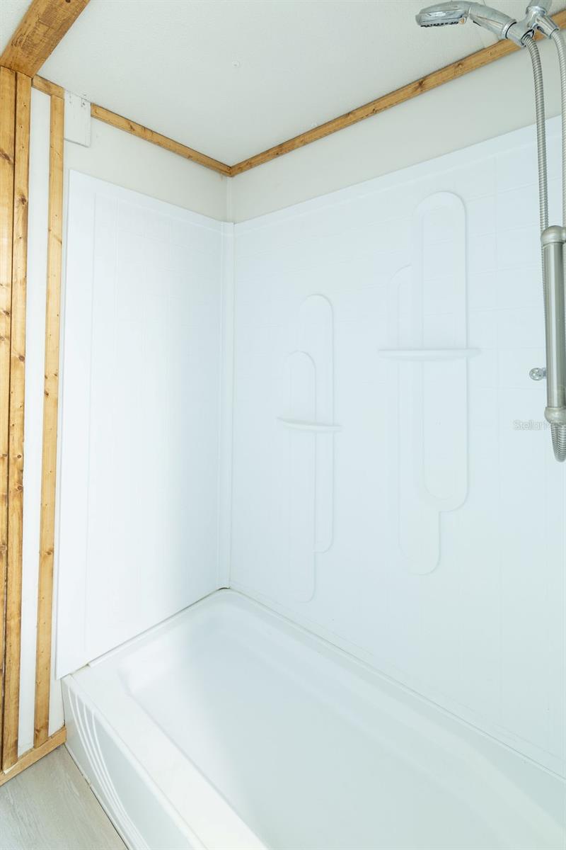 UNIVERSITY ESTATES TR 115 - Residential