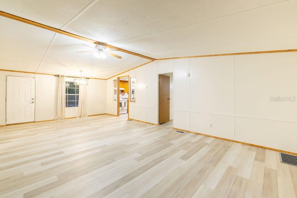 UNIVERSITY ESTATES TR 115 - Residential