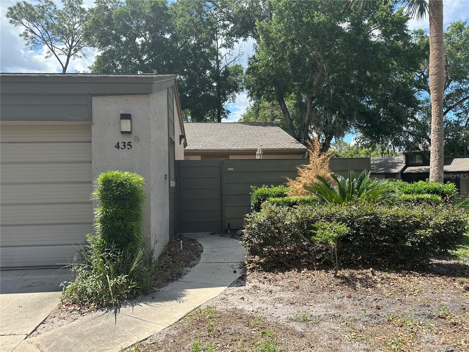 435 MEADOWOOD BOULEVARD