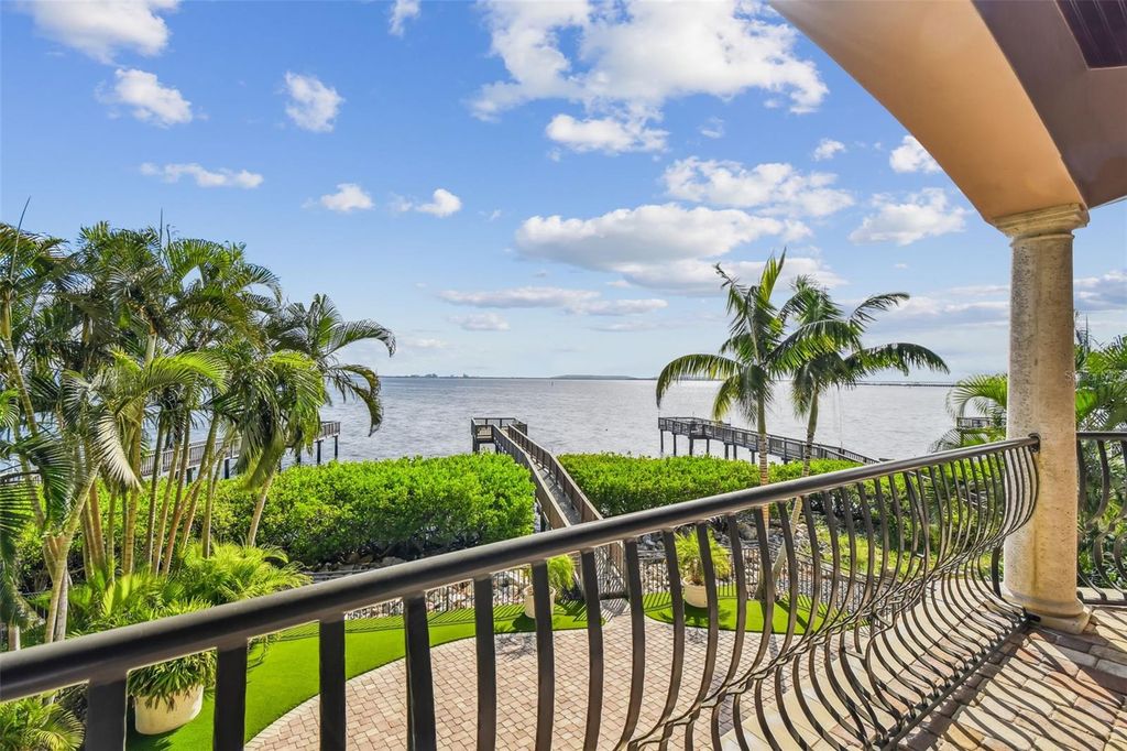 Photo of 2802 Baypointe Circle, Tampa, FL 33611 (MLS # TB8395531)