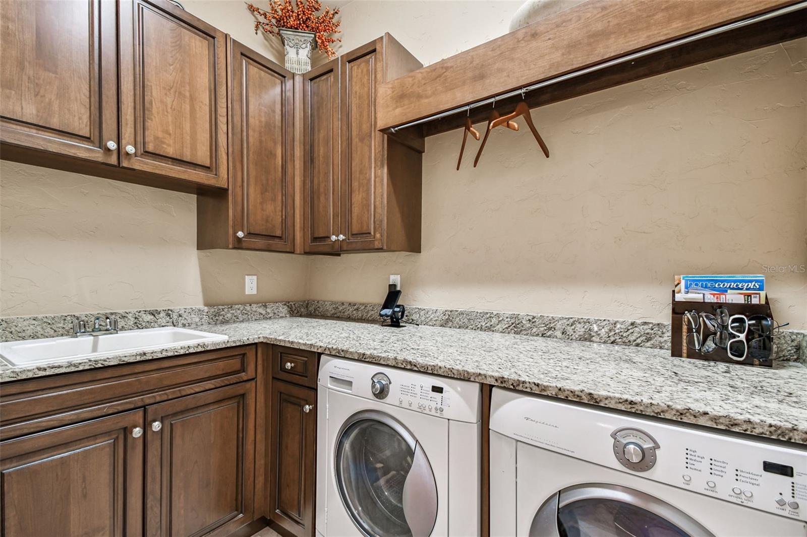 BAYPOINTE SUB - Residential