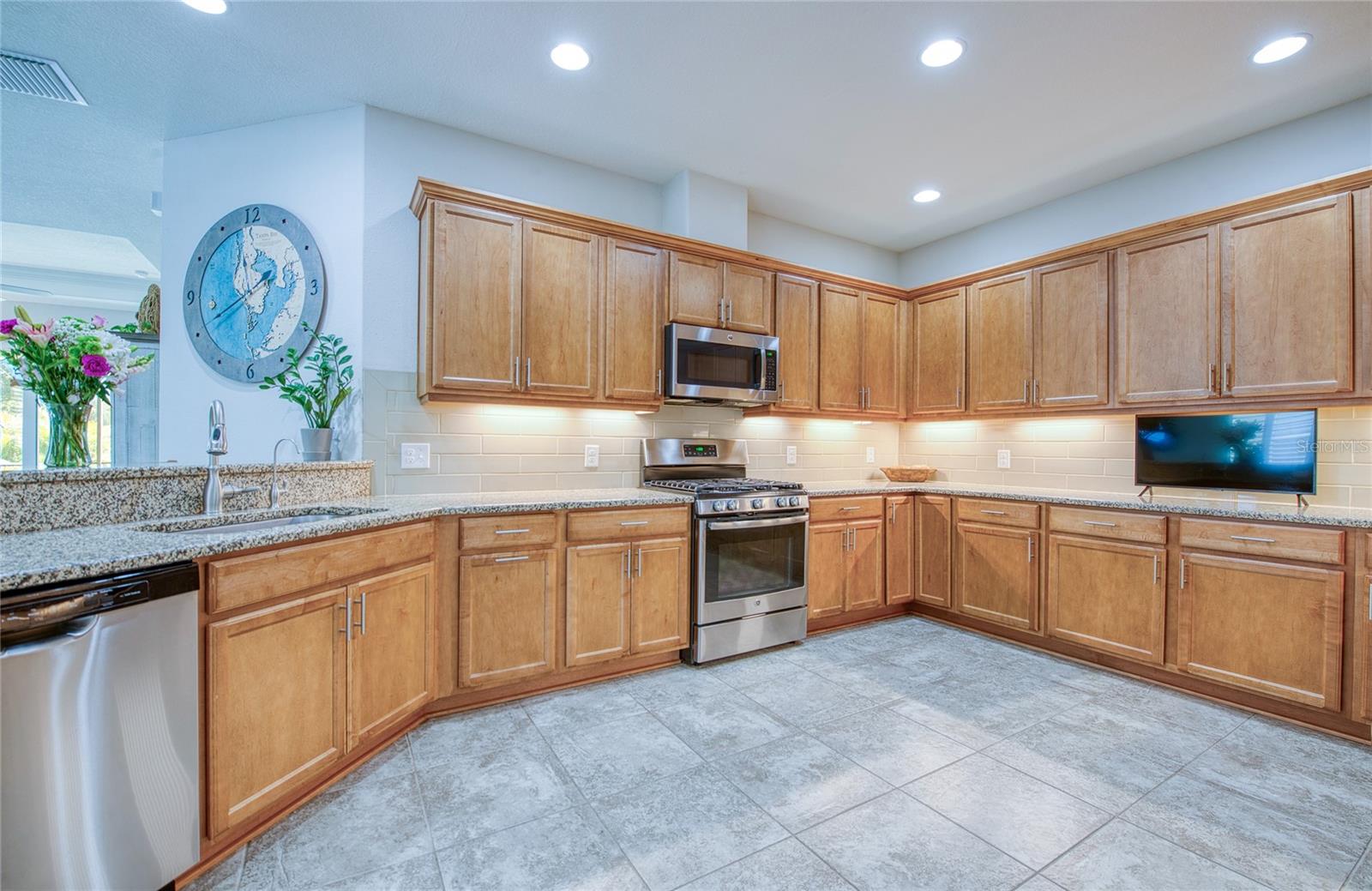 PINE CREST VILLAS - Residential