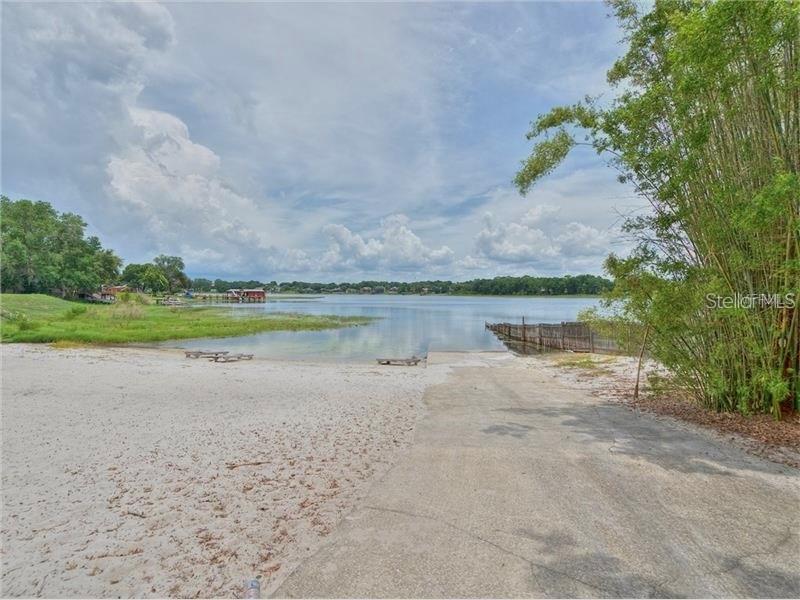 LAKE OLYMPIC TWNHS - Residential