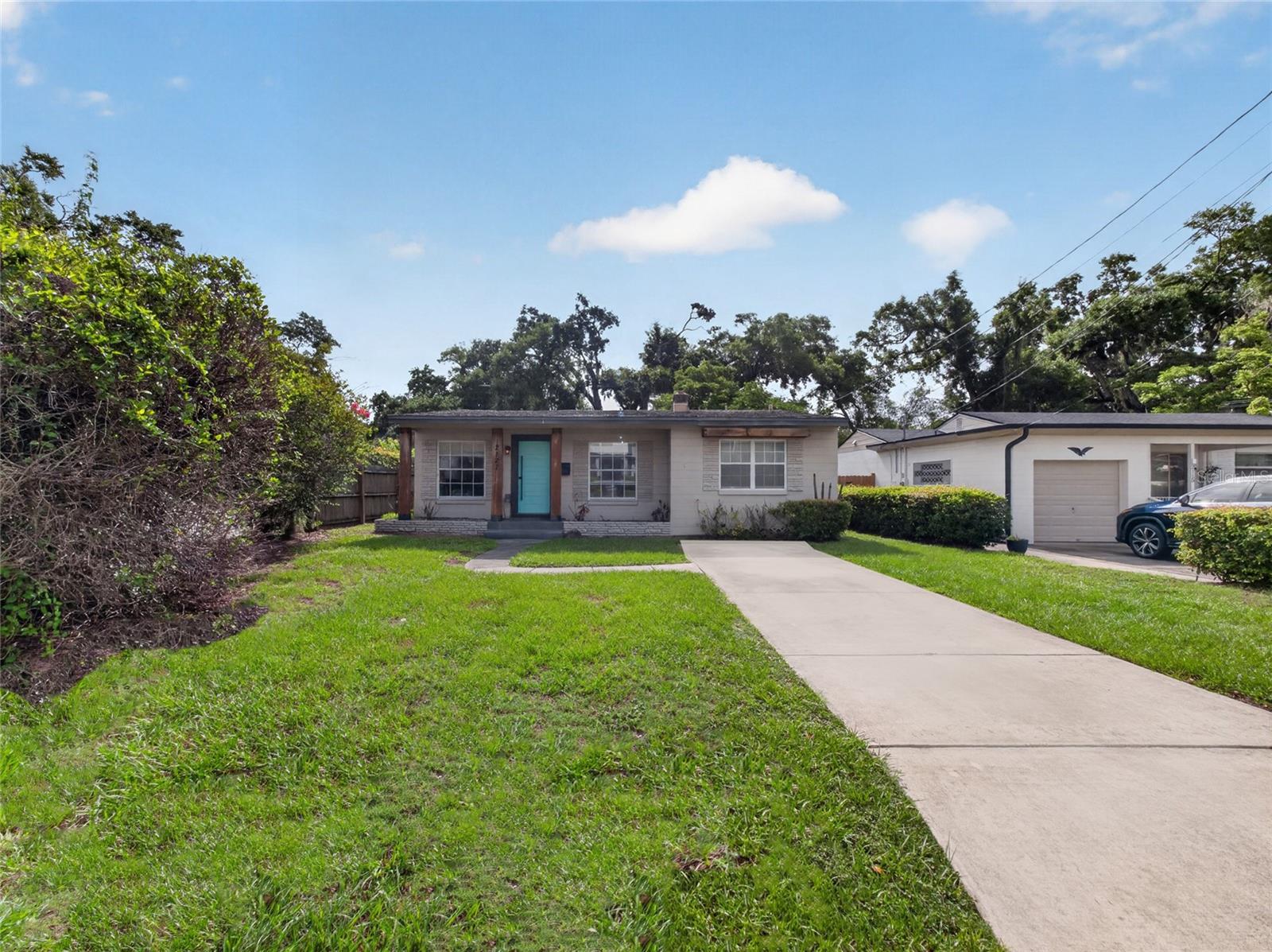 2121 IVANHOE ROAD