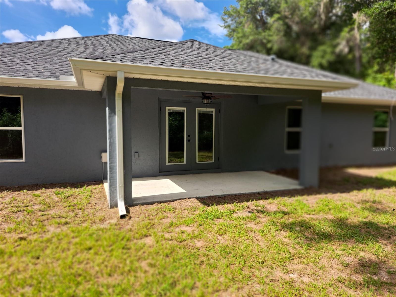 547 GRAPEWOOD LN.