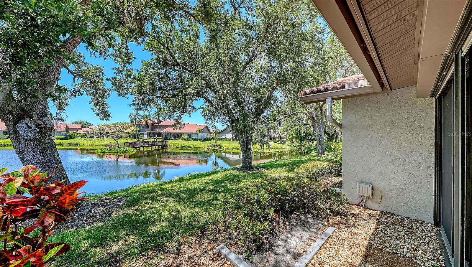 LAKESHORE VILLAGE - Residential