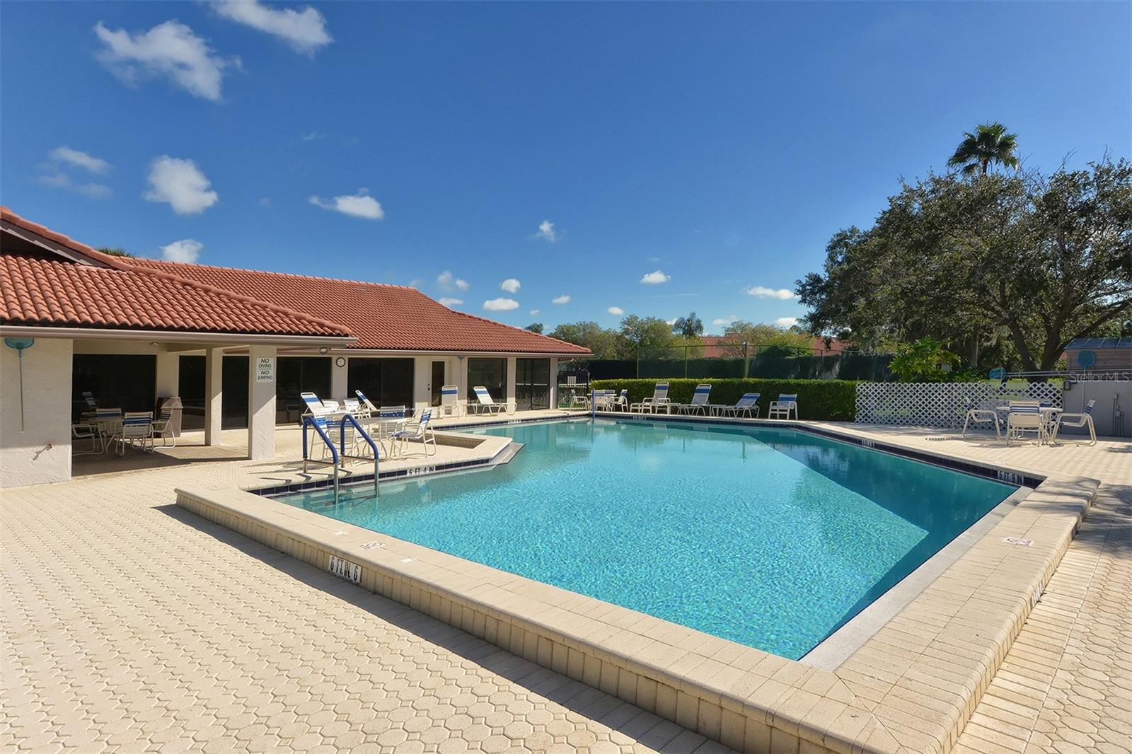 LAKESHORE VILLAGE - Residential