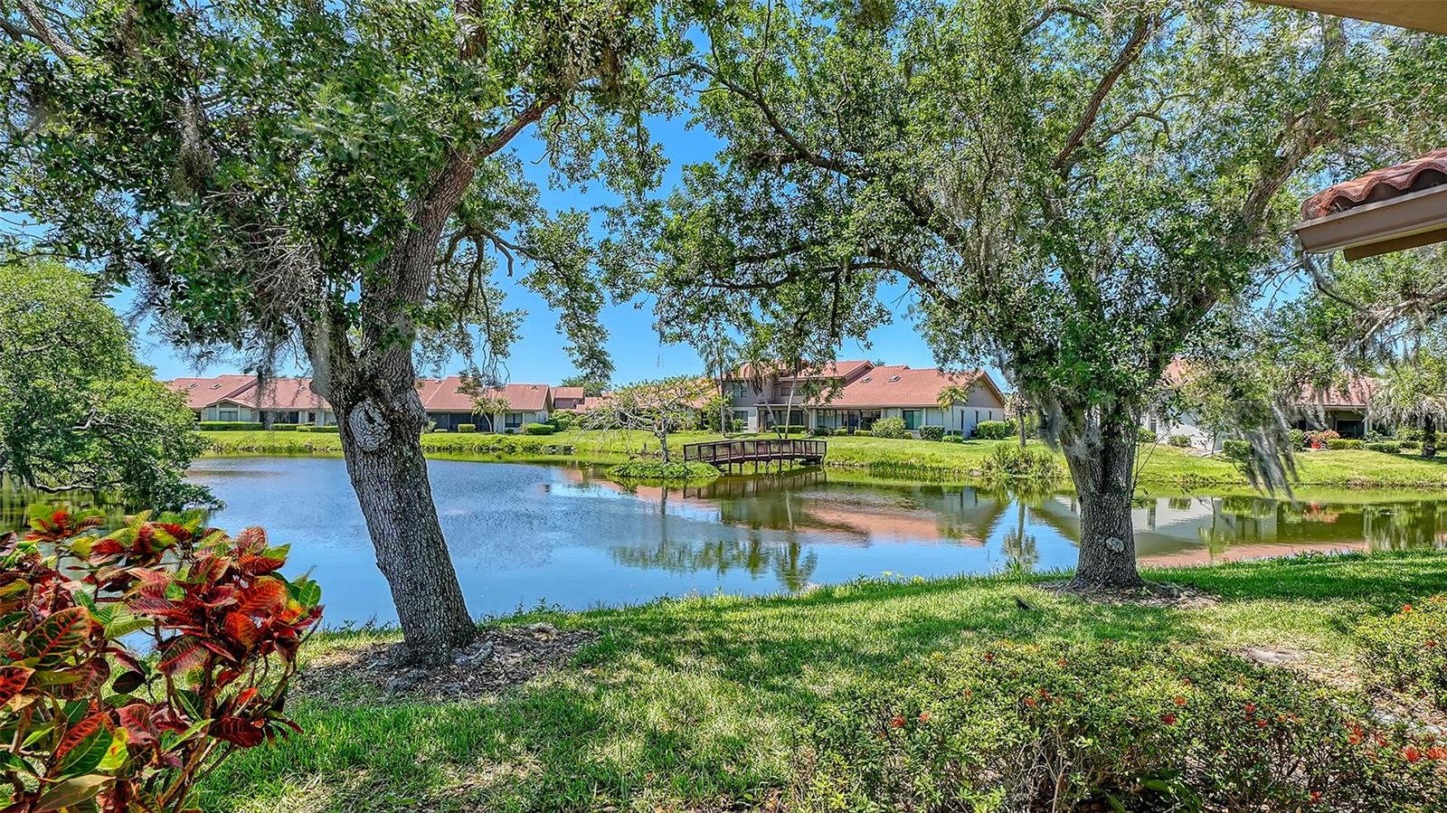 6048 WILSHIRE BOULEVARD 2