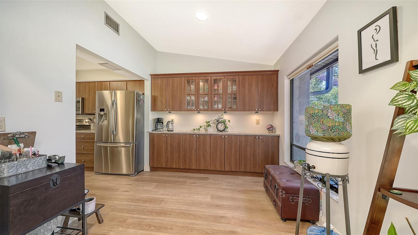 LAKESHORE VILLAGE - Residential