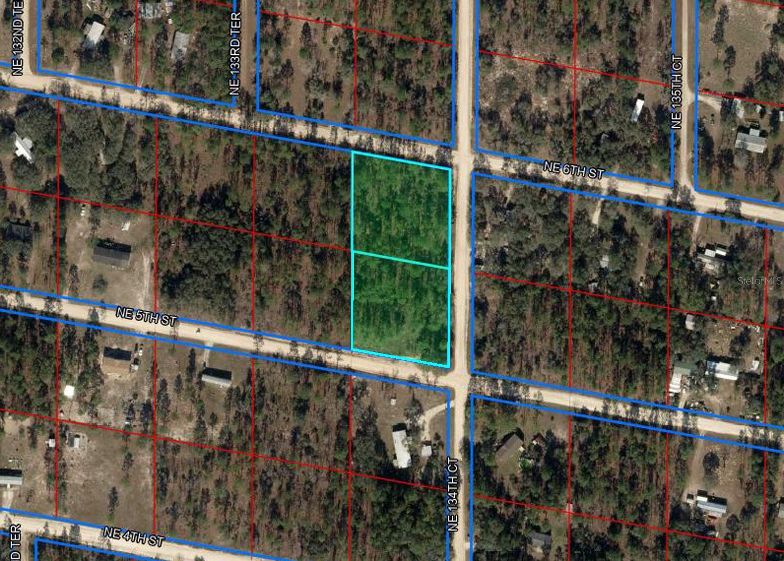 2 CORNER ONE ACRE LOTS. PURE COUNTRY LIVING! Each lot is a separate build-able lot. Okay for site built or manufactured homes. NO HOA!! Great place to build your dream home and have space for a garden and some animals. Easy drive to Ocala and Gainesville. Lots of outdoor activities to do nearby, hunting, fishing, hiking, kayaking, scuba diving, tubing and much more!!
