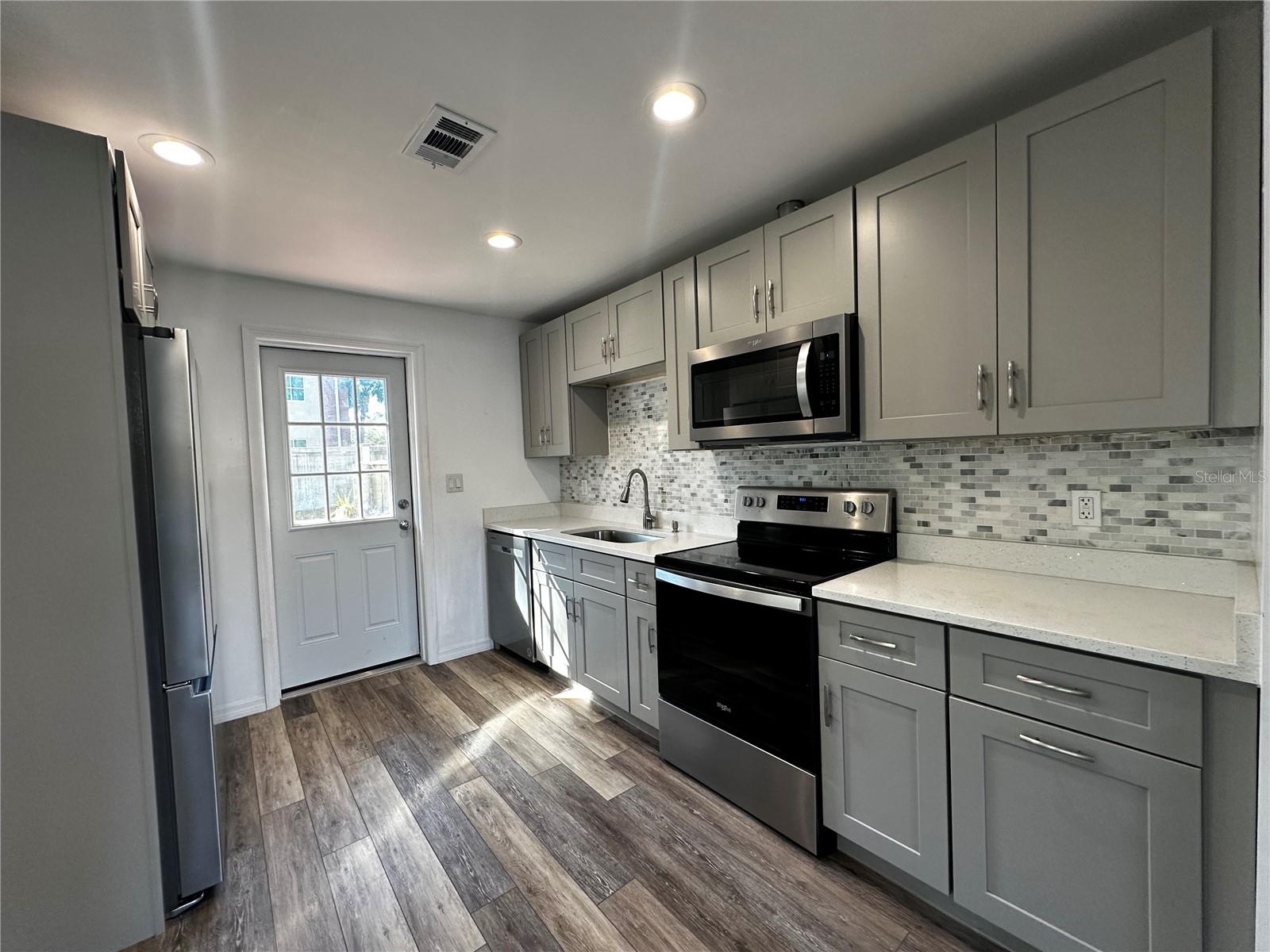 GULF TO BAY GARDENS - Residential