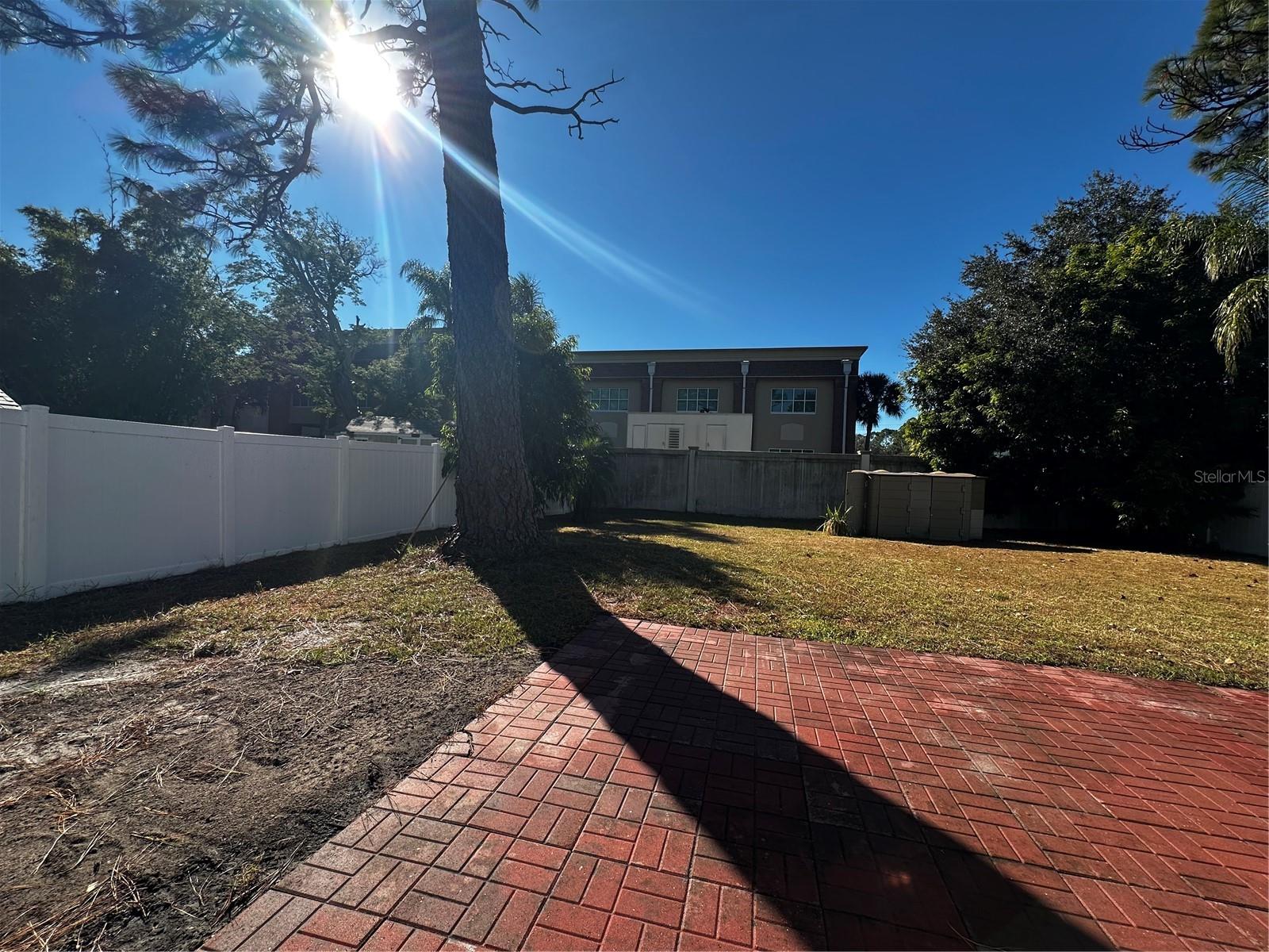 GULF TO BAY GARDENS - Residential