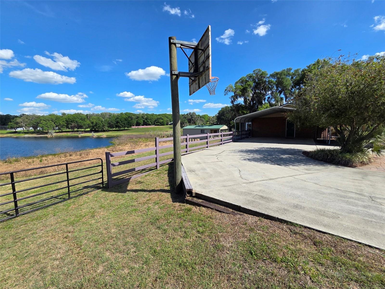 NOT IN SUBDIVISION. UNINCORPORATED - Residential