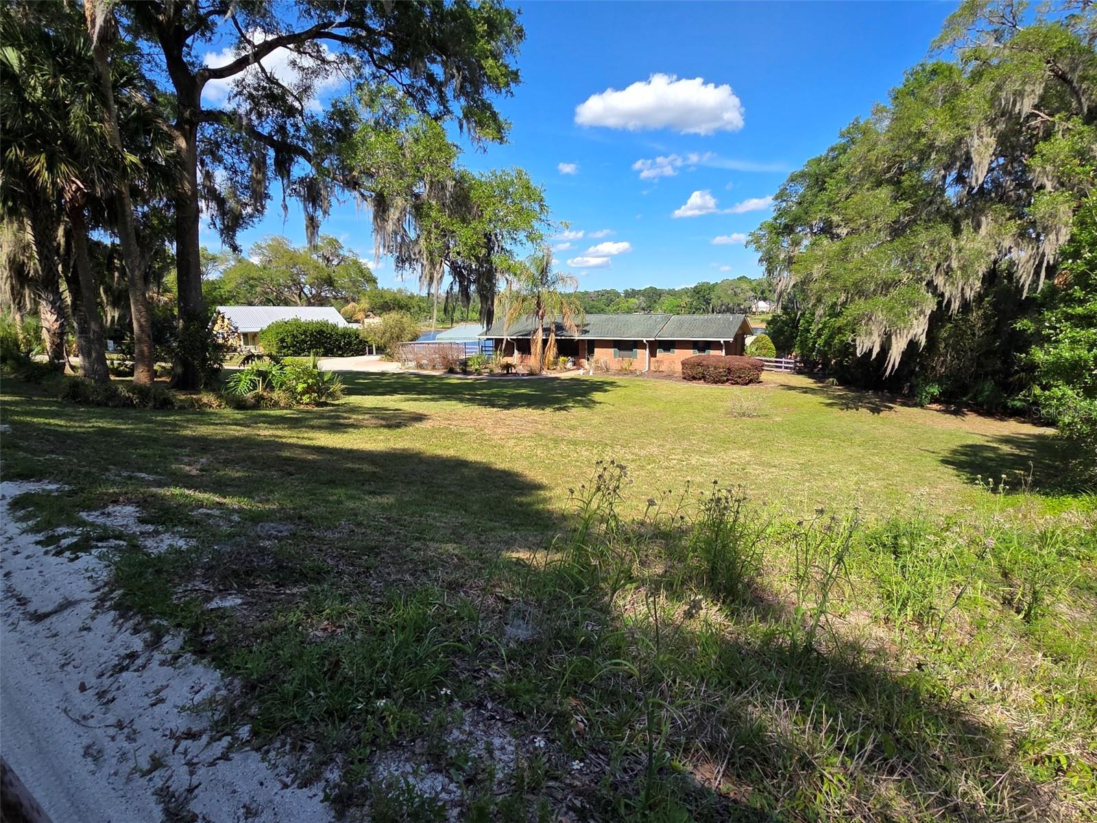 NOT IN SUBDIVISION. UNINCORPORATED - Residential