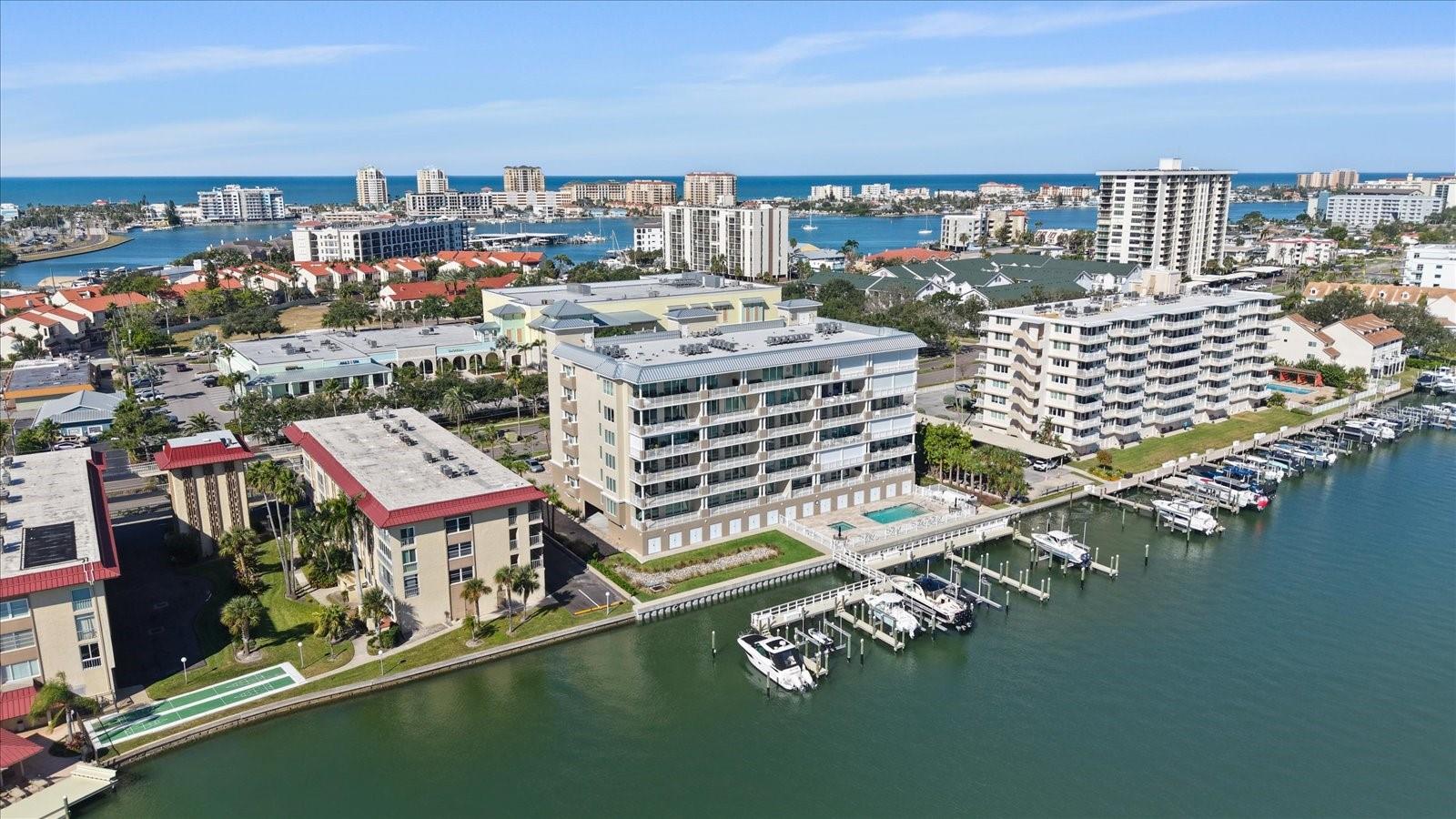 DOLPHIN HARBOUR CONDO - Residential