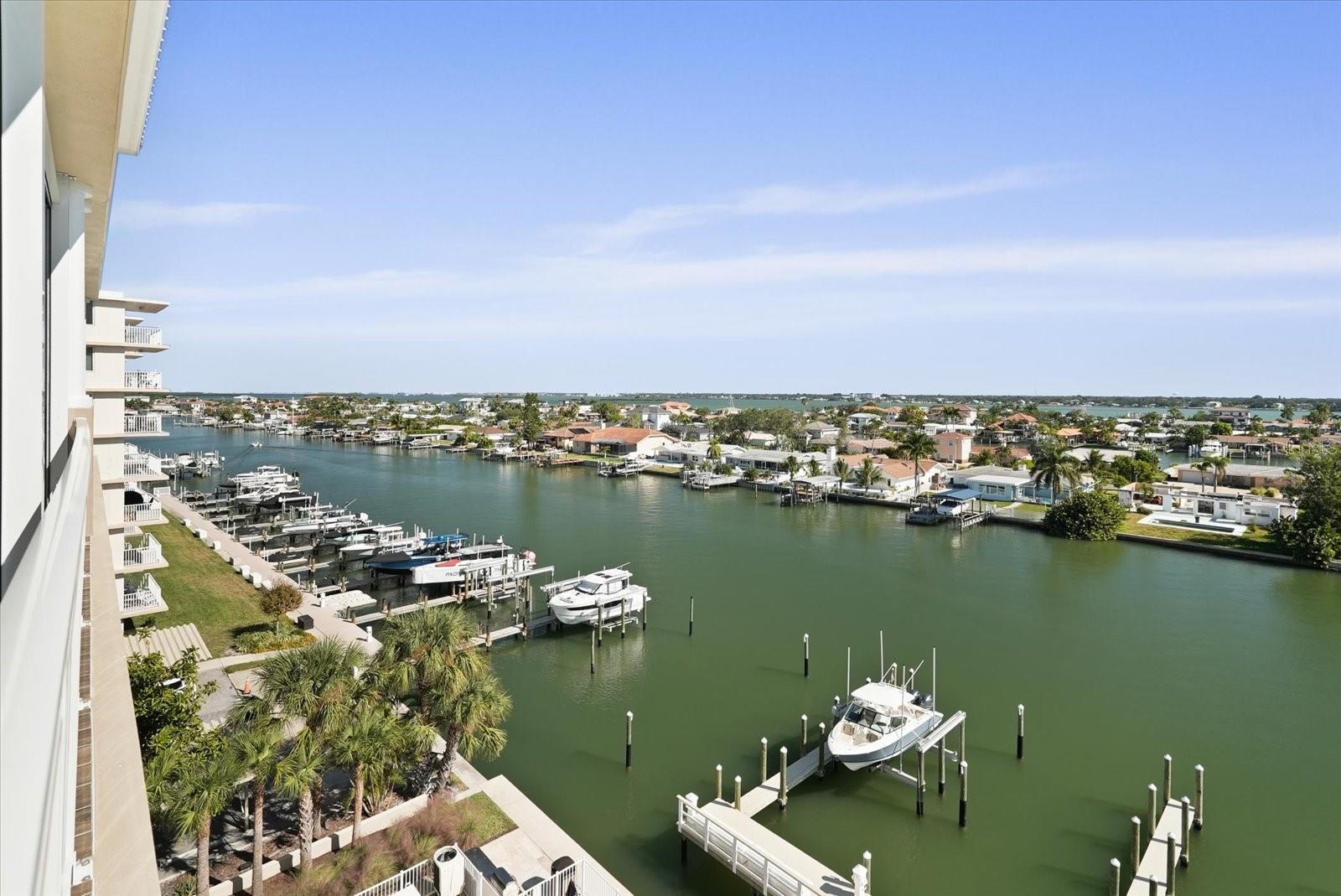 DOLPHIN HARBOUR CONDO - Residential