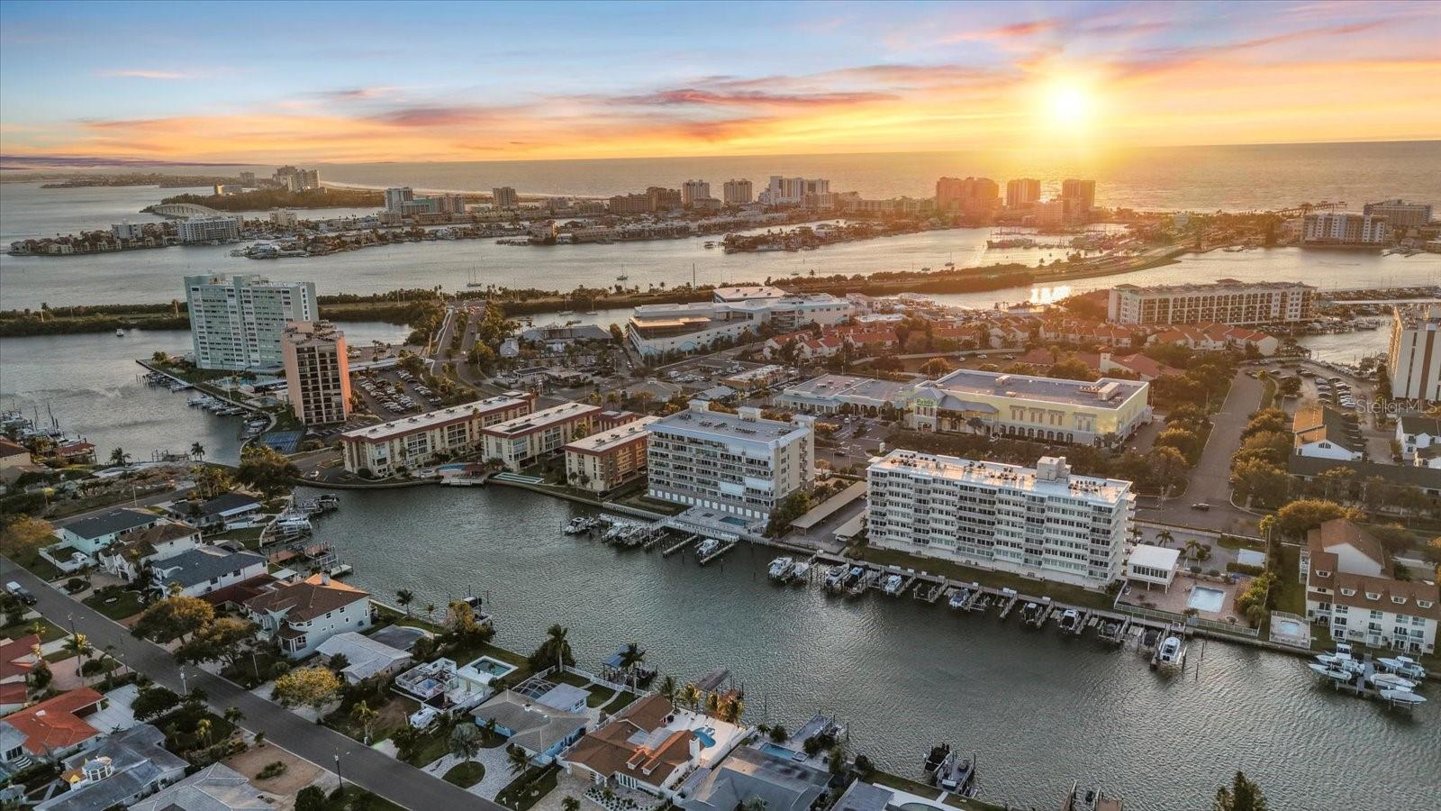 DOLPHIN HARBOUR CONDO - Residential