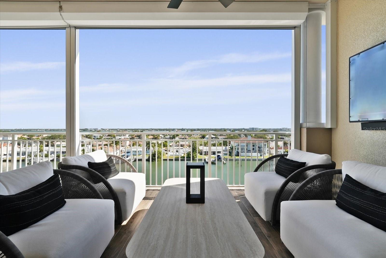 DOLPHIN HARBOUR CONDO - Residential