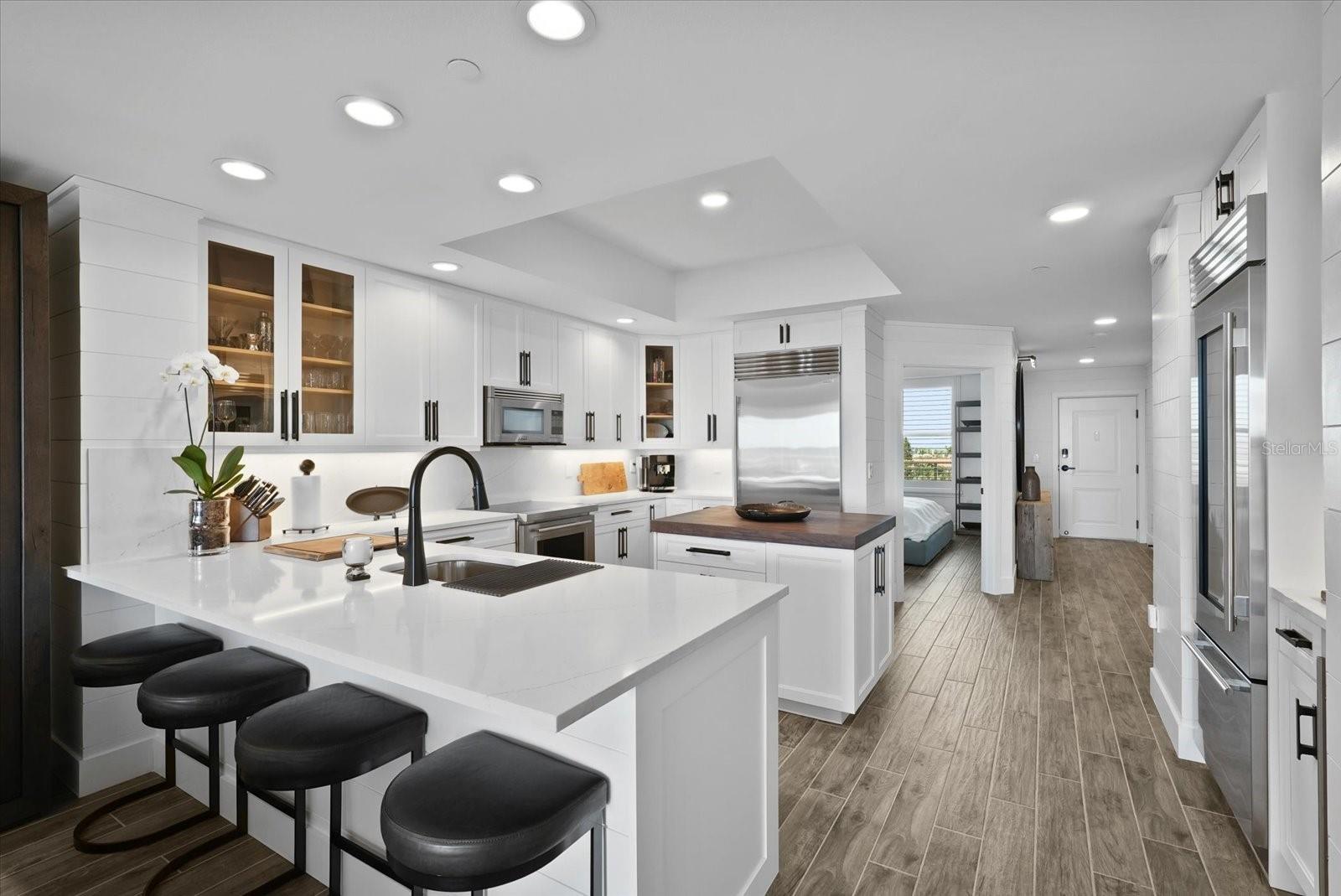 DOLPHIN HARBOUR CONDO - Residential