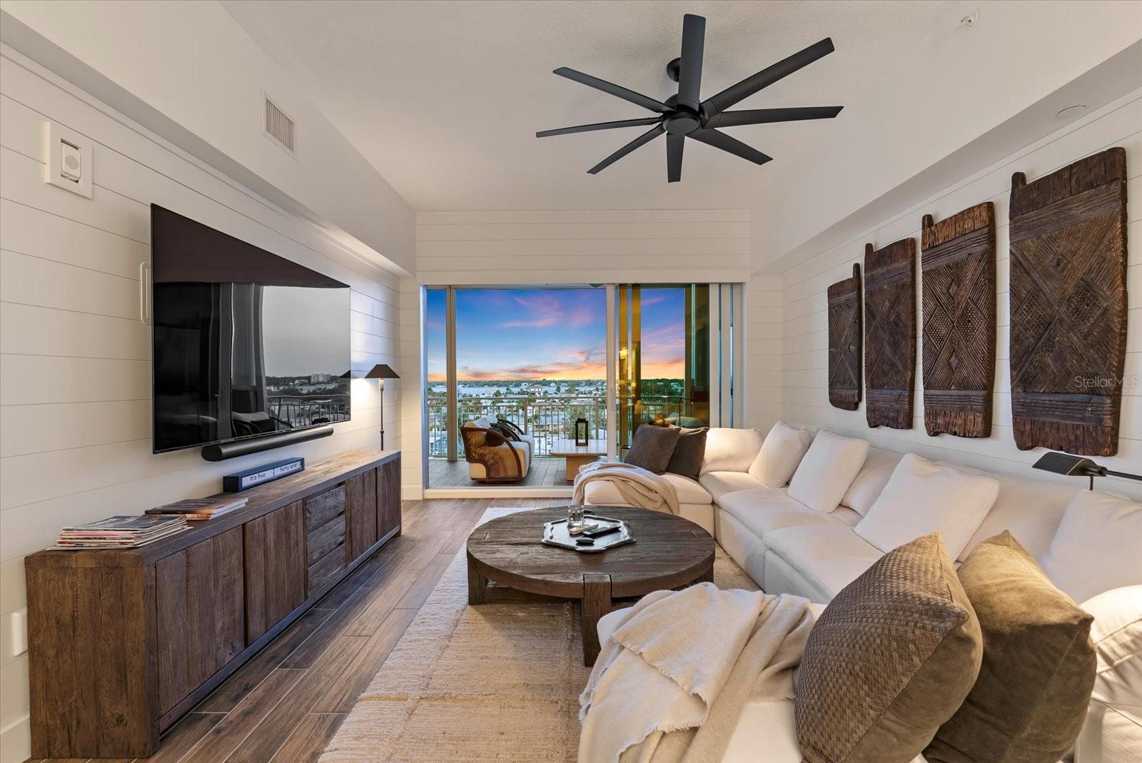 DOLPHIN HARBOUR CONDO - Residential