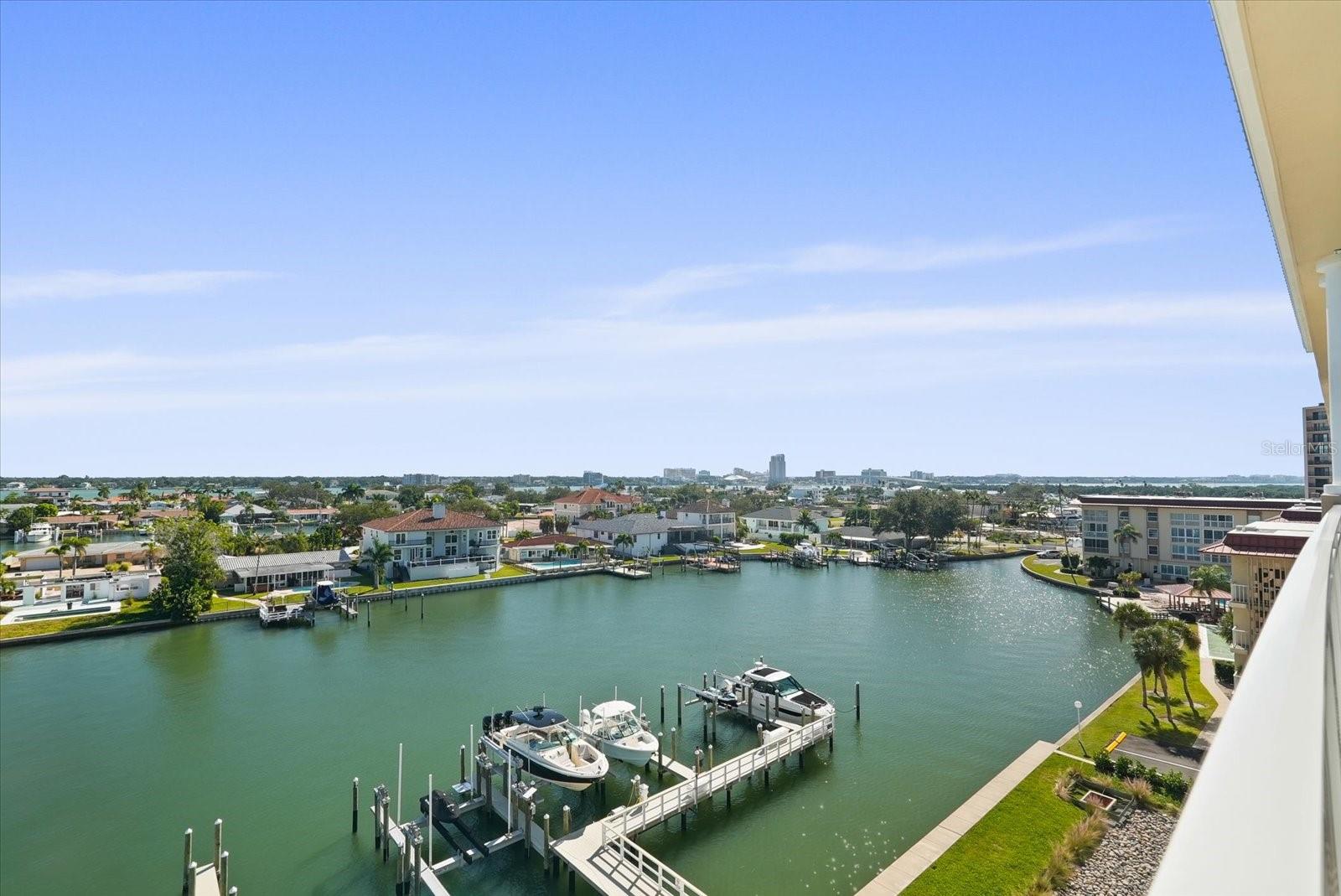 DOLPHIN HARBOUR CONDO - Residential