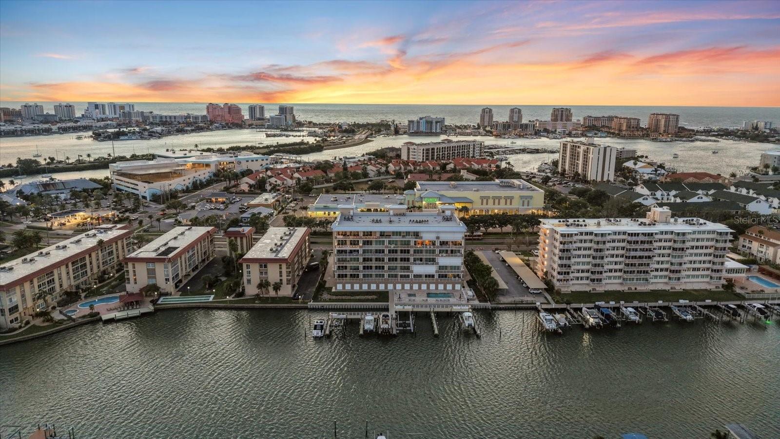 DOLPHIN HARBOUR CONDO - Residential