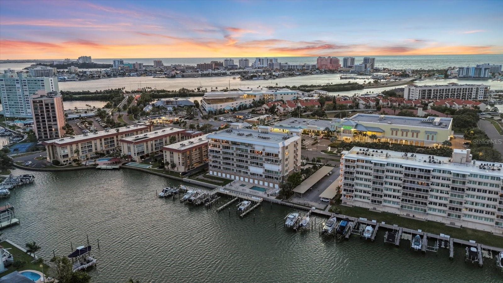 DOLPHIN HARBOUR CONDO - Residential