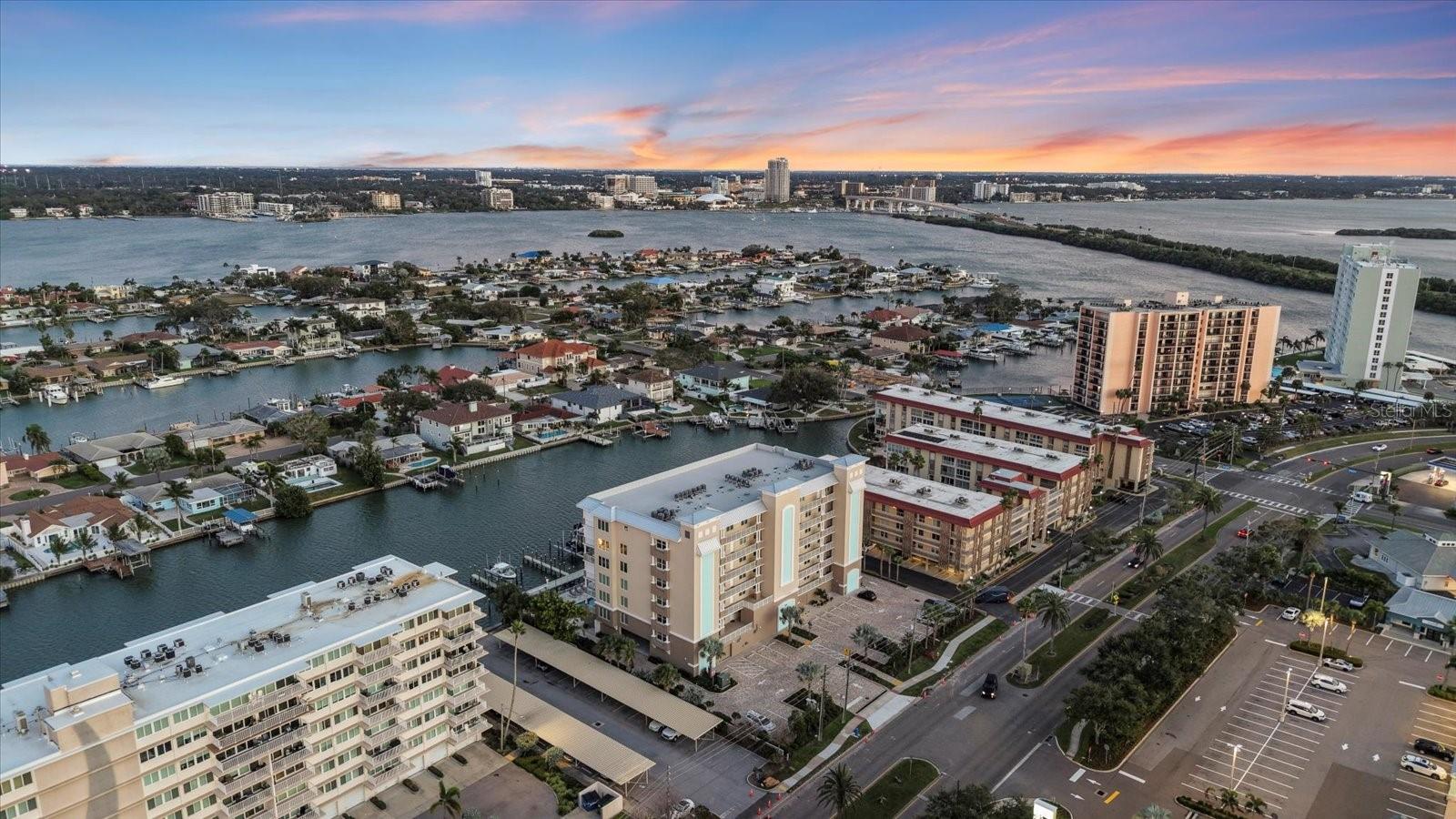 DOLPHIN HARBOUR CONDO - Residential