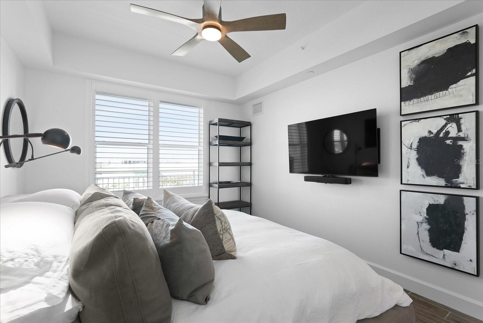 DOLPHIN HARBOUR CONDO - Residential