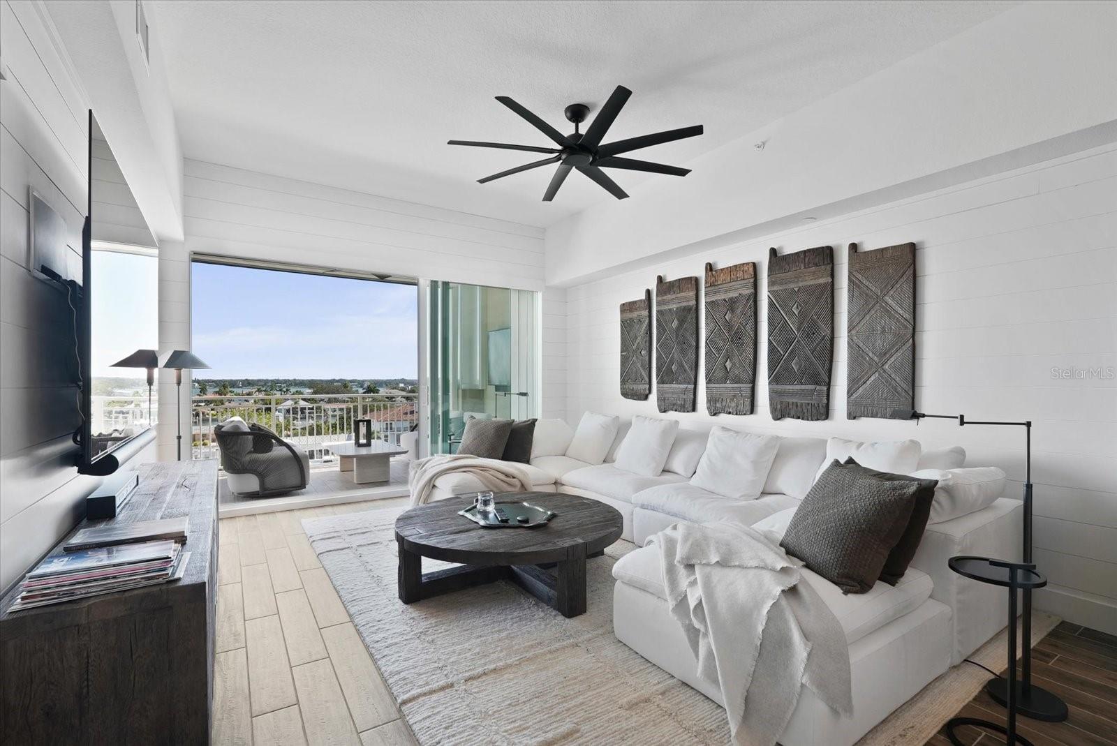 DOLPHIN HARBOUR CONDO - Residential