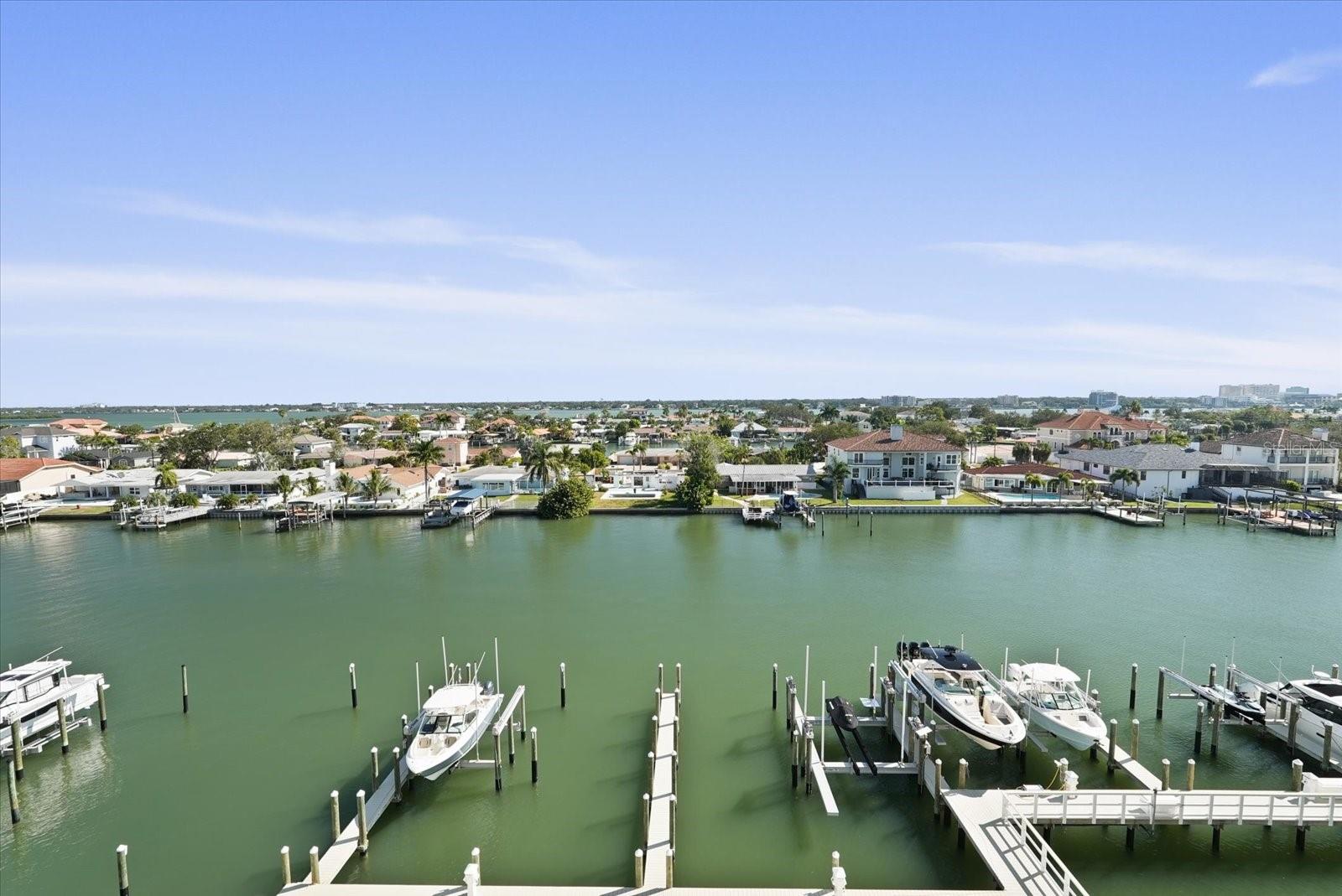 DOLPHIN HARBOUR CONDO - Residential