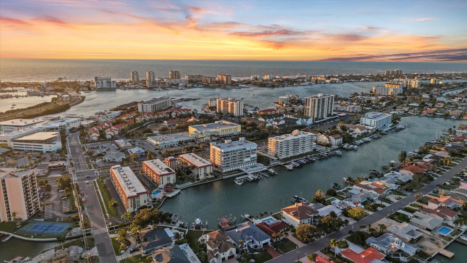 DOLPHIN HARBOUR CONDO - Residential