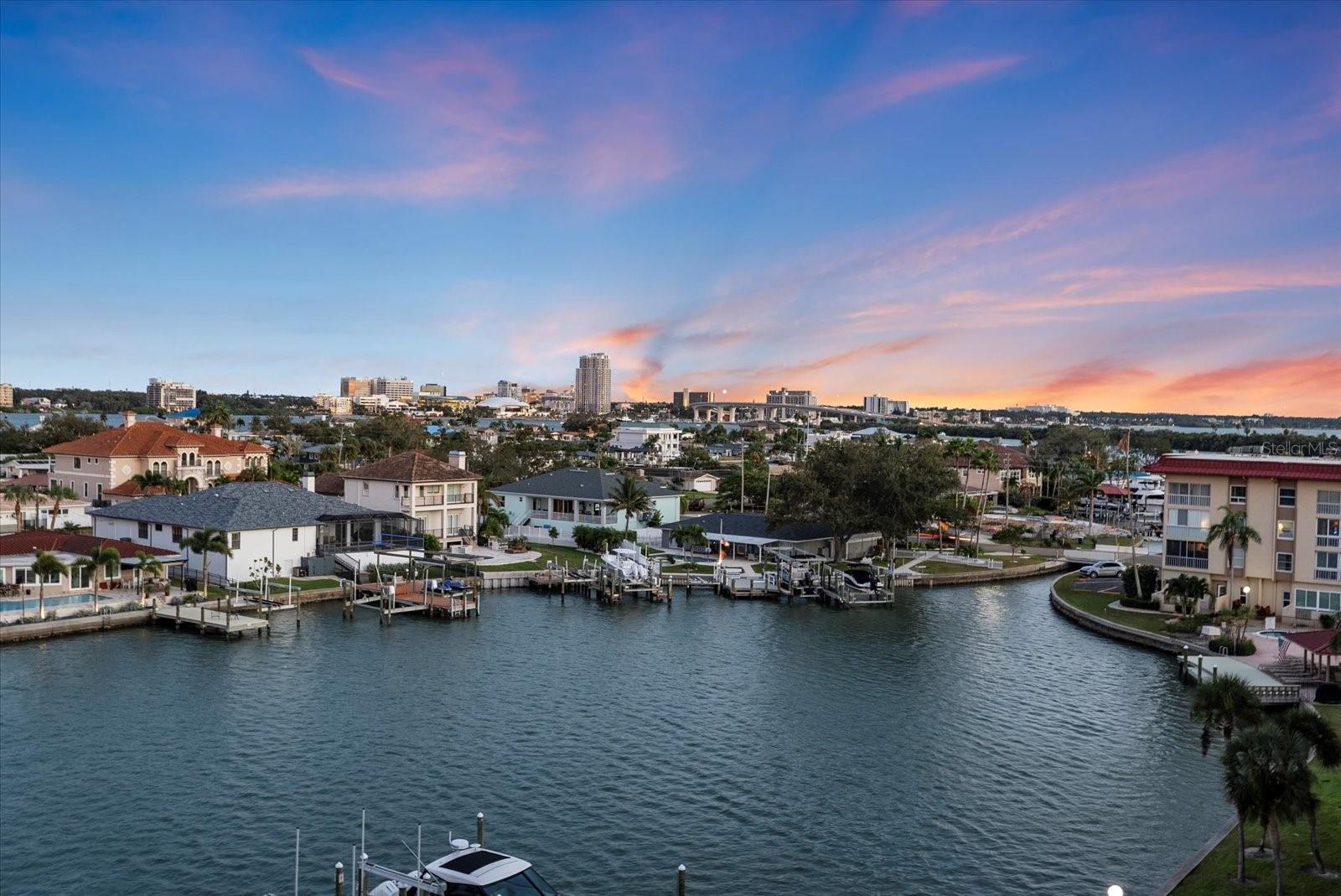 DOLPHIN HARBOUR CONDO - Residential