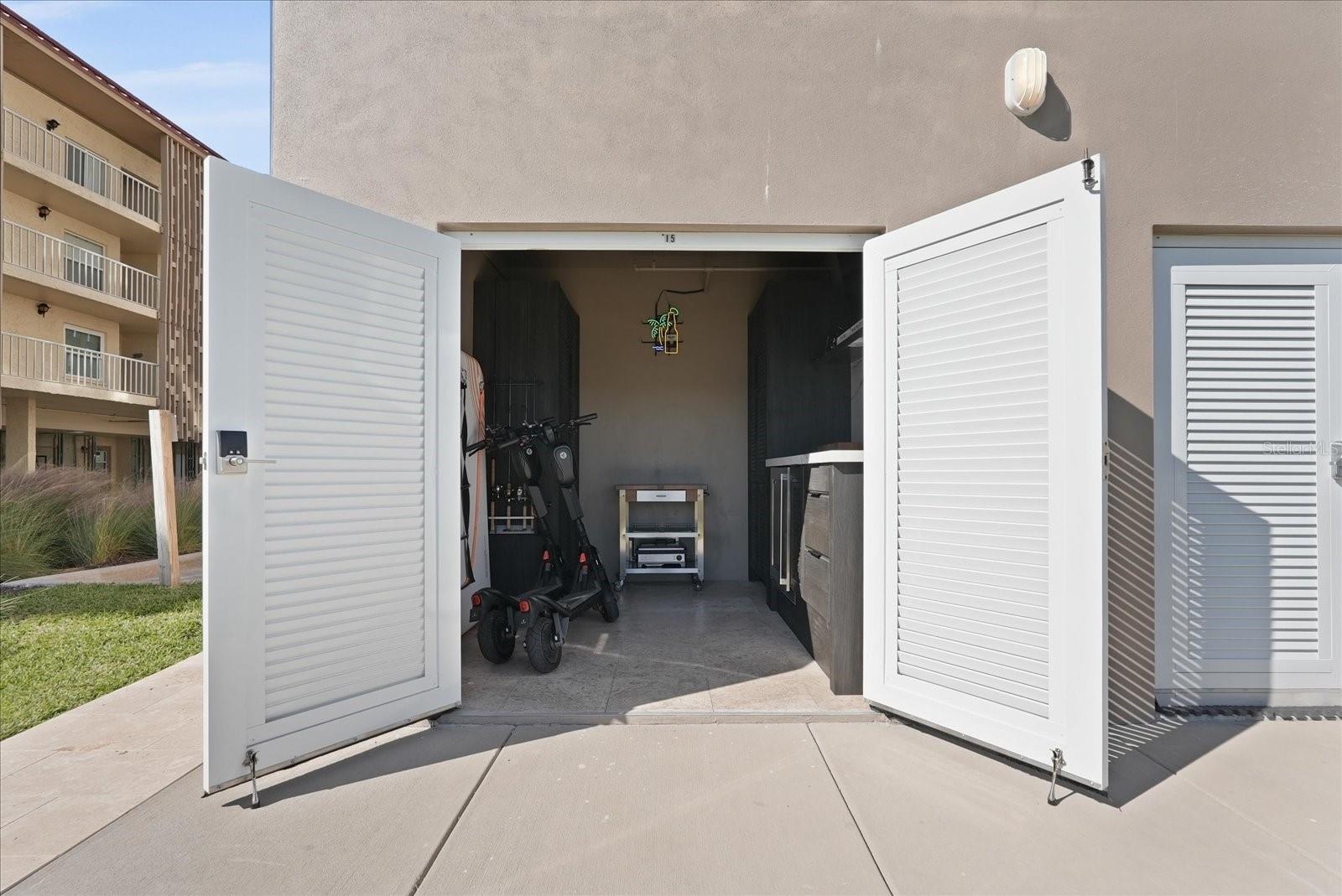 DOLPHIN HARBOUR CONDO - Residential