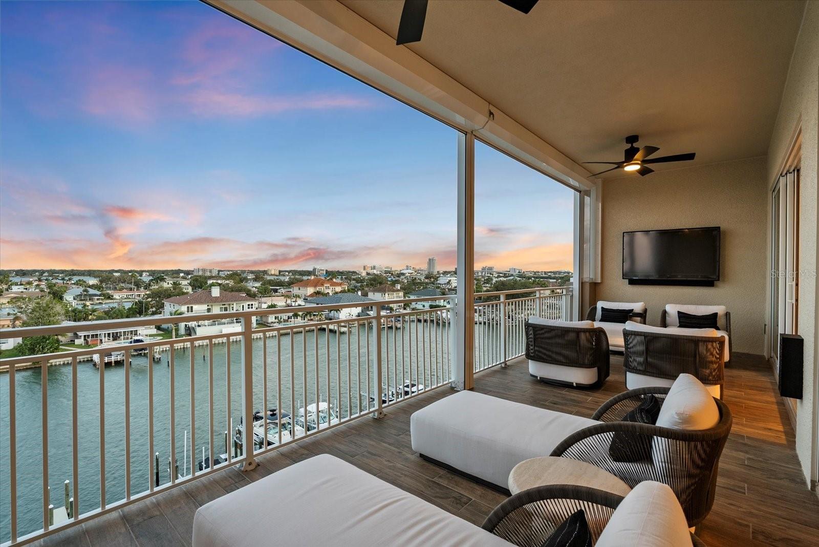 DOLPHIN HARBOUR CONDO - Residential