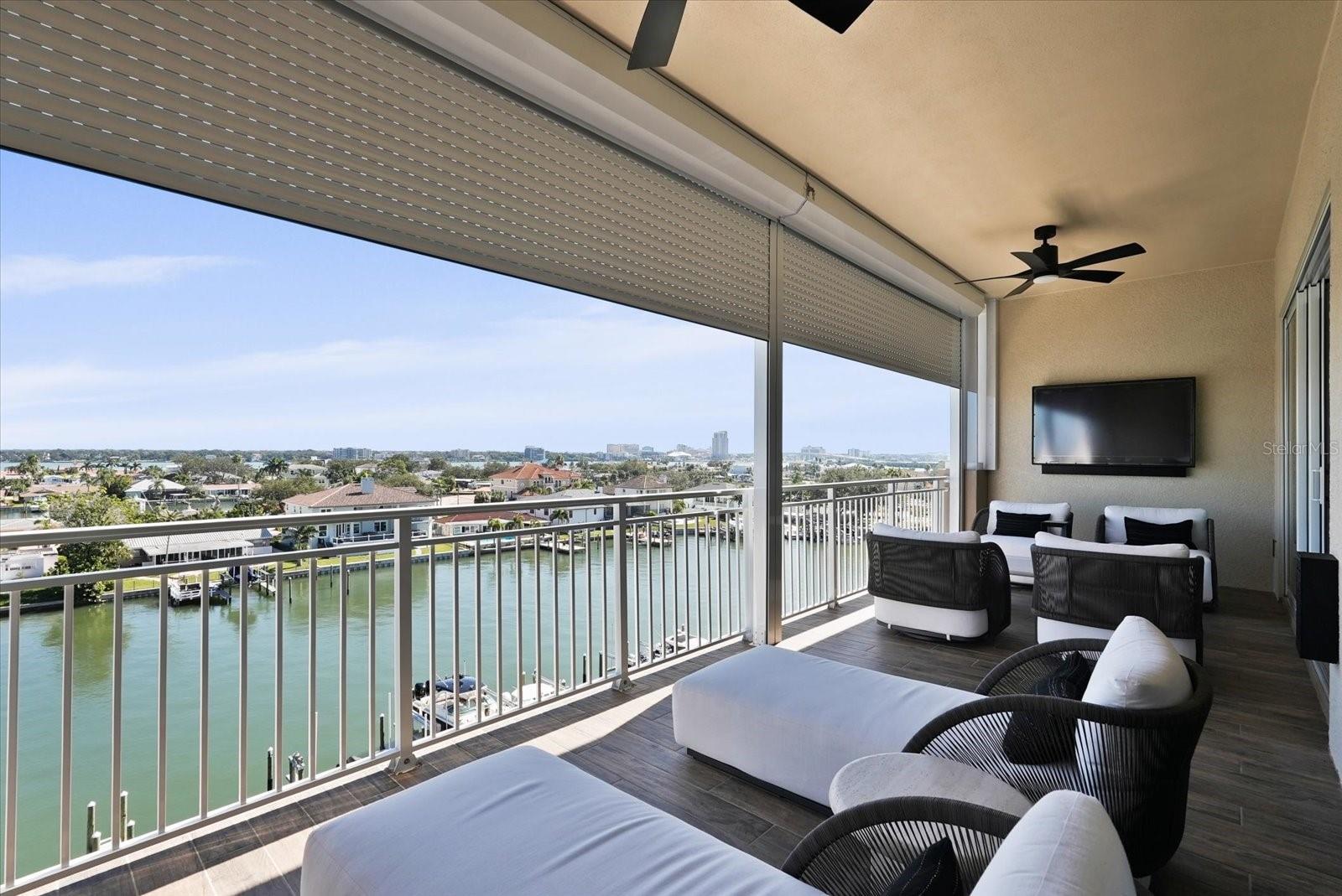 DOLPHIN HARBOUR CONDO - Residential