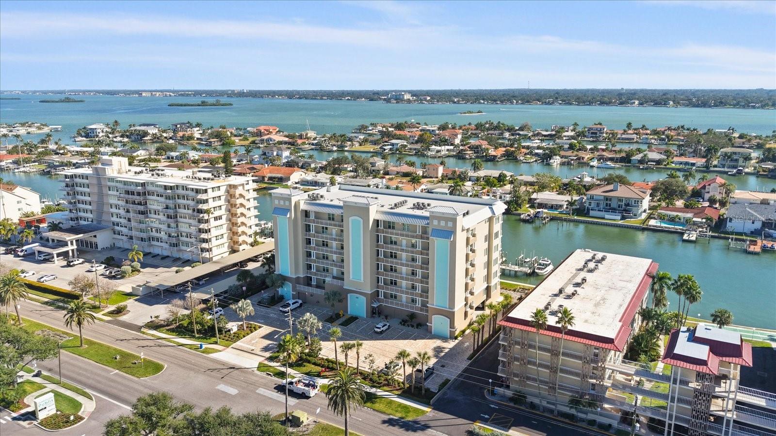 DOLPHIN HARBOUR CONDO - Residential