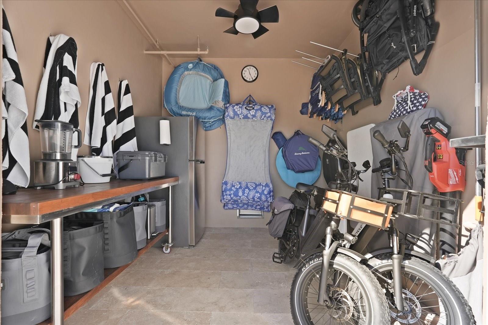 DOLPHIN HARBOUR CONDO - Residential