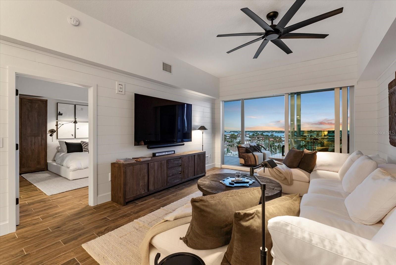 DOLPHIN HARBOUR CONDO - Residential