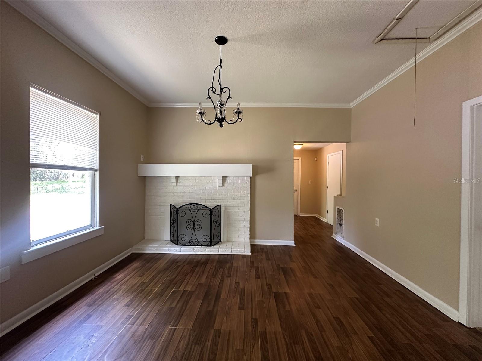 LAWS ADD TO BROOKSVL - Residential Lease