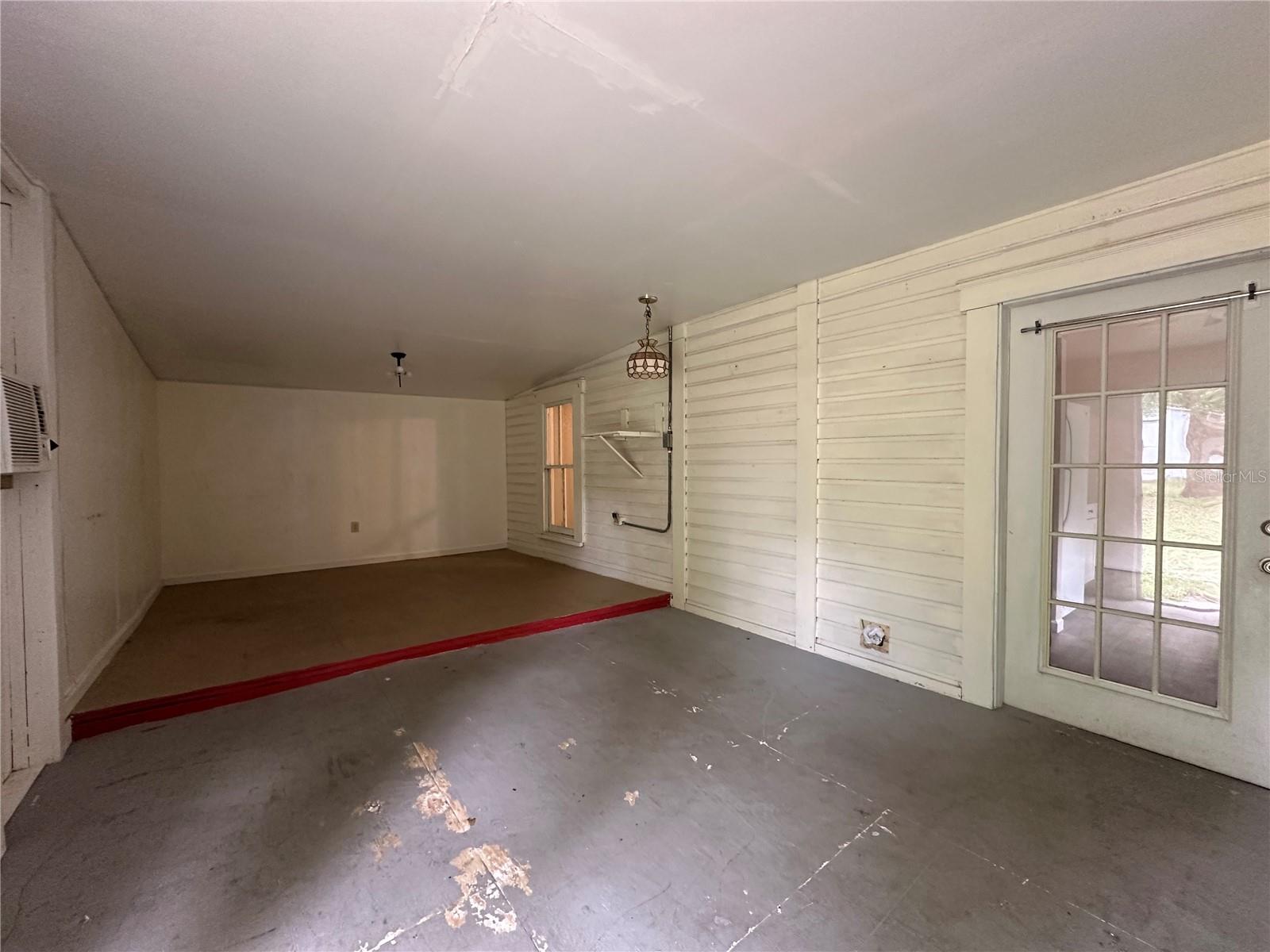 LAWS ADD TO BROOKSVL - Residential Lease