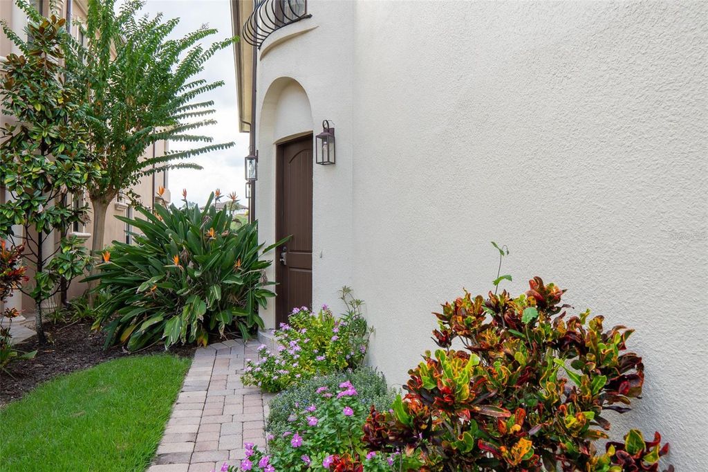 Photo of 1028 Castle Pines Court, Reunion, FL 34747 (MLS # O6354887)