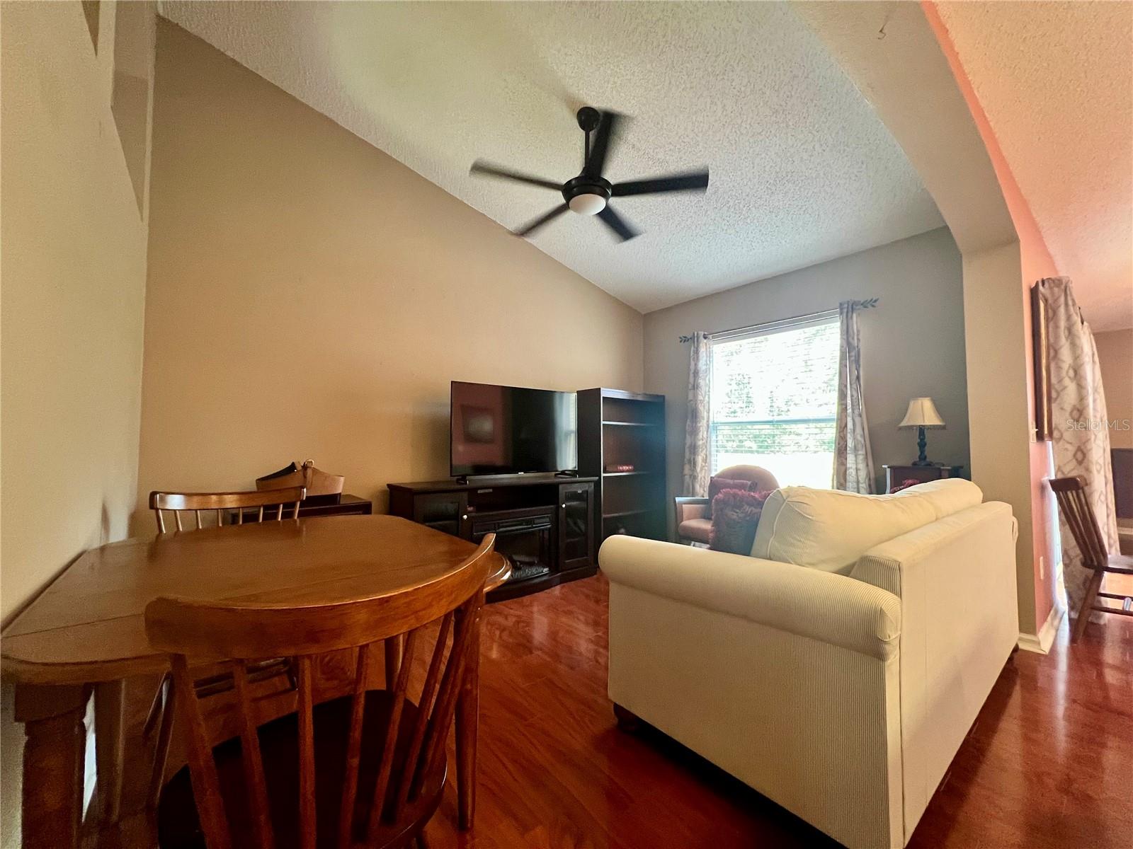 DELTONA LAKES UNIT 39 - Residential Lease