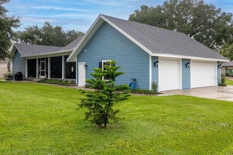 A home in LAKE HELEN