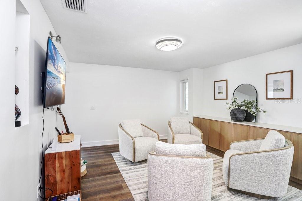 LAKE MAURINE SUB - Residential