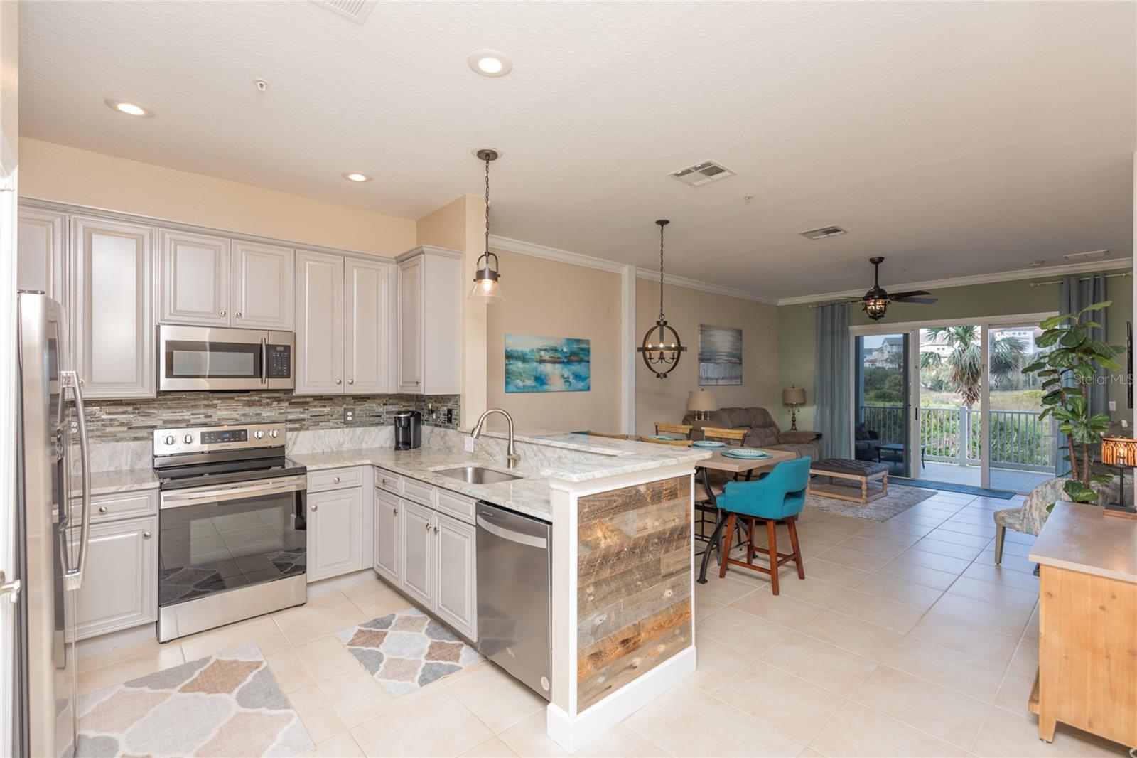 400 CINNAMON BEACH WAY 323