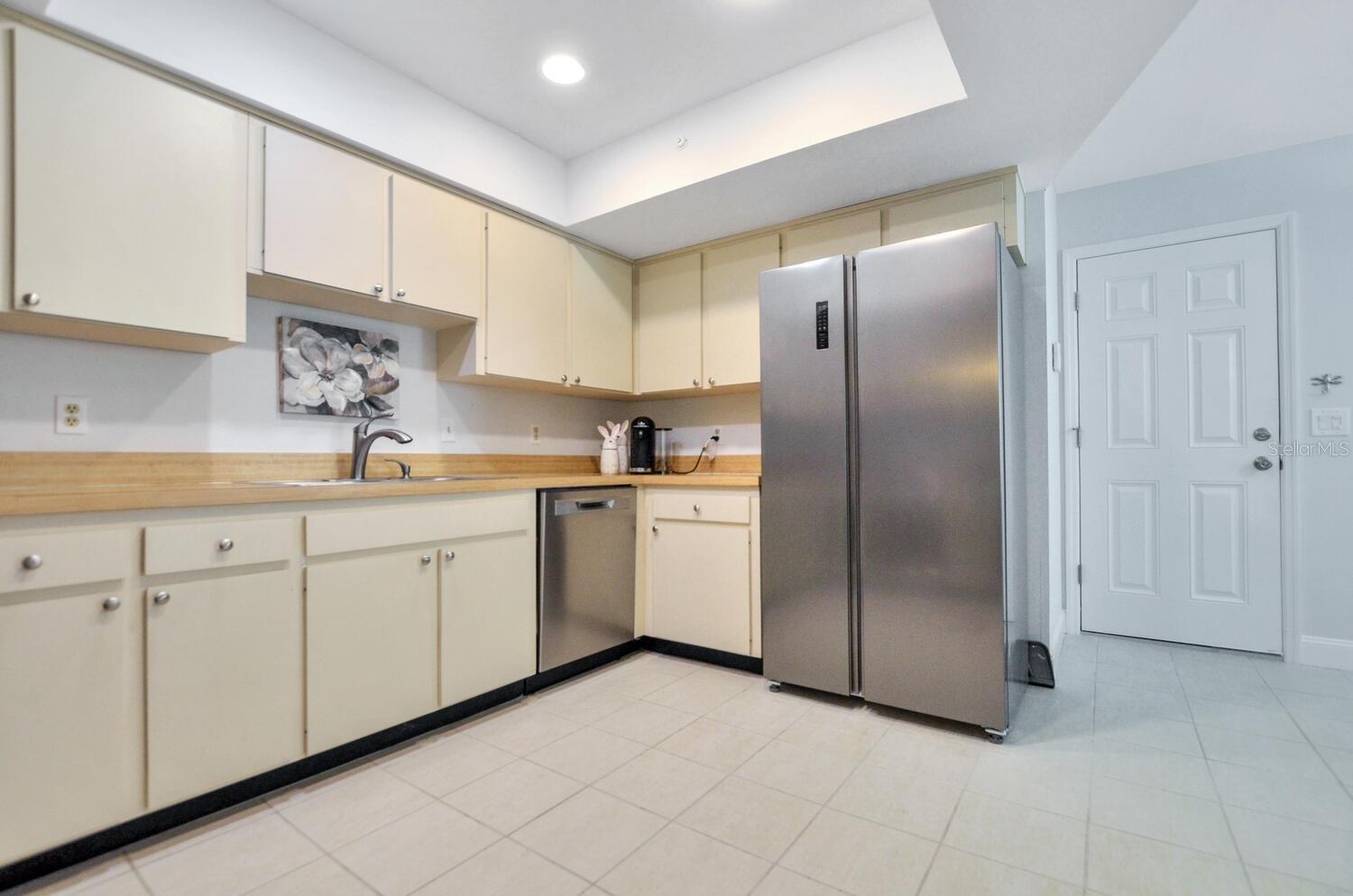 HAWTHORNE POND A CONDO - Residential Lease