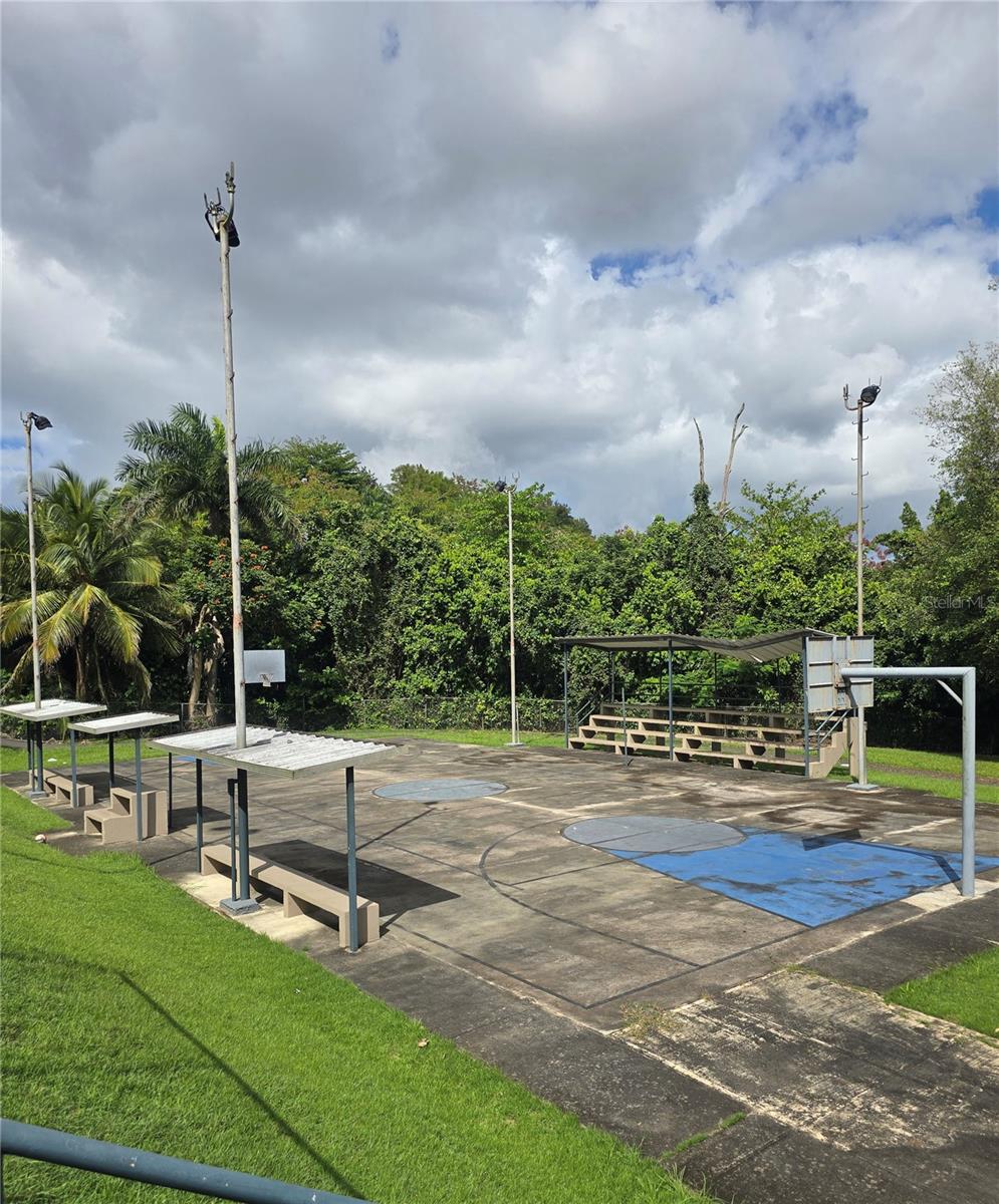 URB. PARQUE SAN MIGUEL - Residential