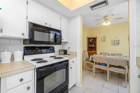 Condominium in PORT CHARLOTTE FL 22375 EDGEWATER DRIVE 8.jpg