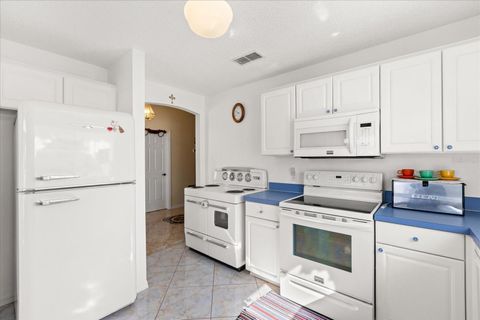 Tiny photo for 1301 Fontana Court, The Villages, FL 32159 (MLS # G5108697)